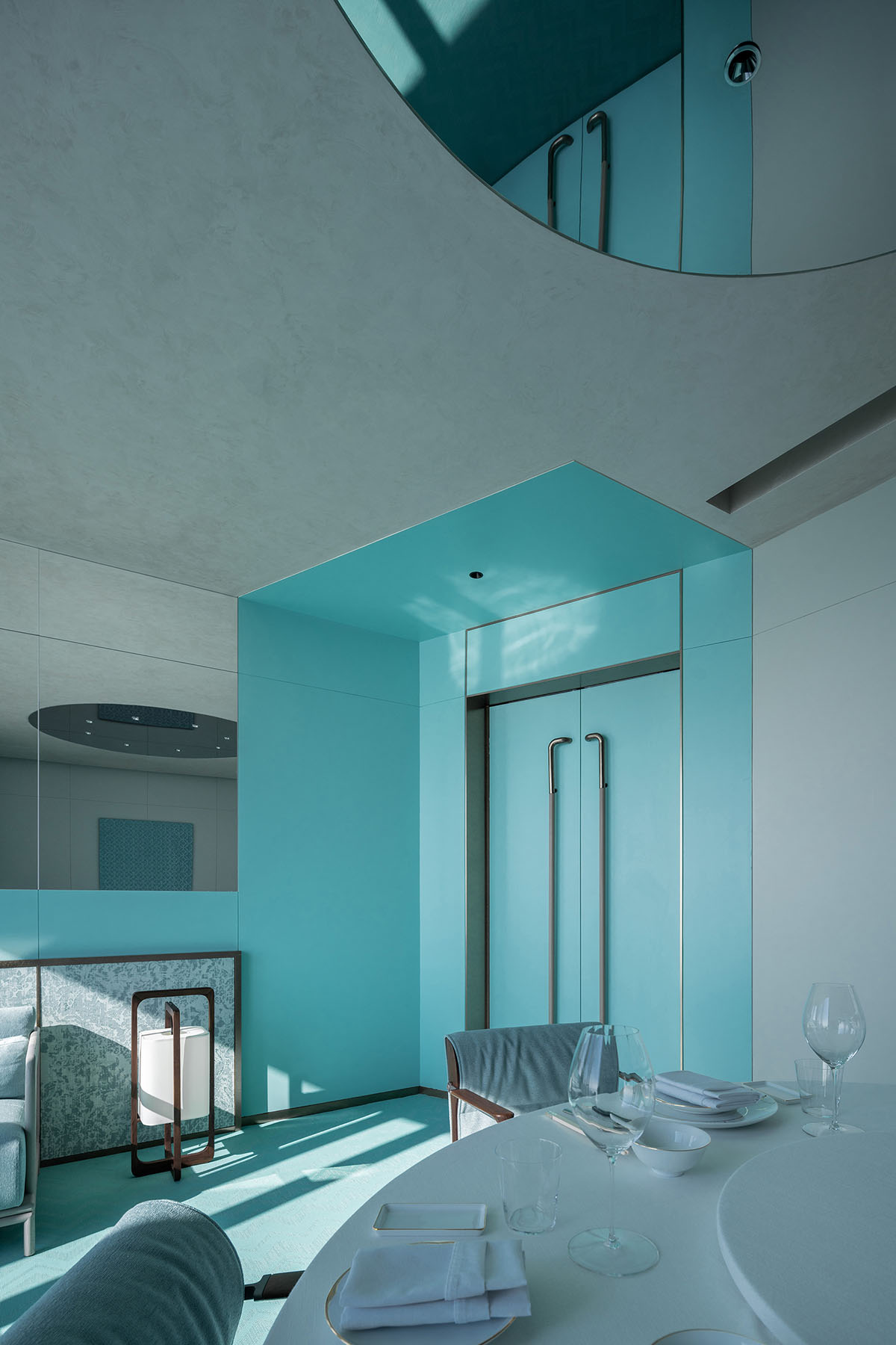 Nature Times Art Design completes restaurant with cave-like wall and garden-themed hall in Hangzhou