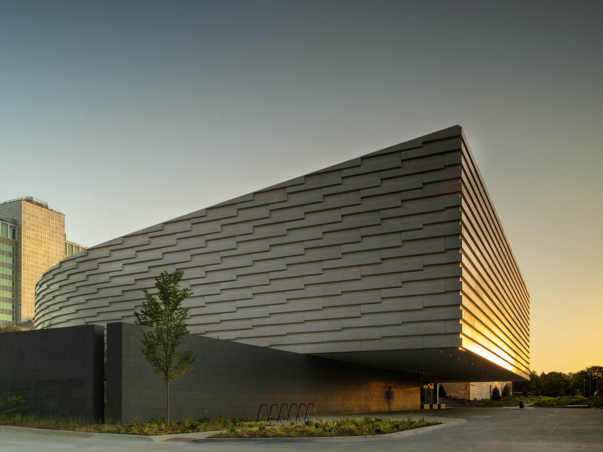 Snøhetta completes a new expansion and site redesign for the Joslyn Art Museum in Omaha 
