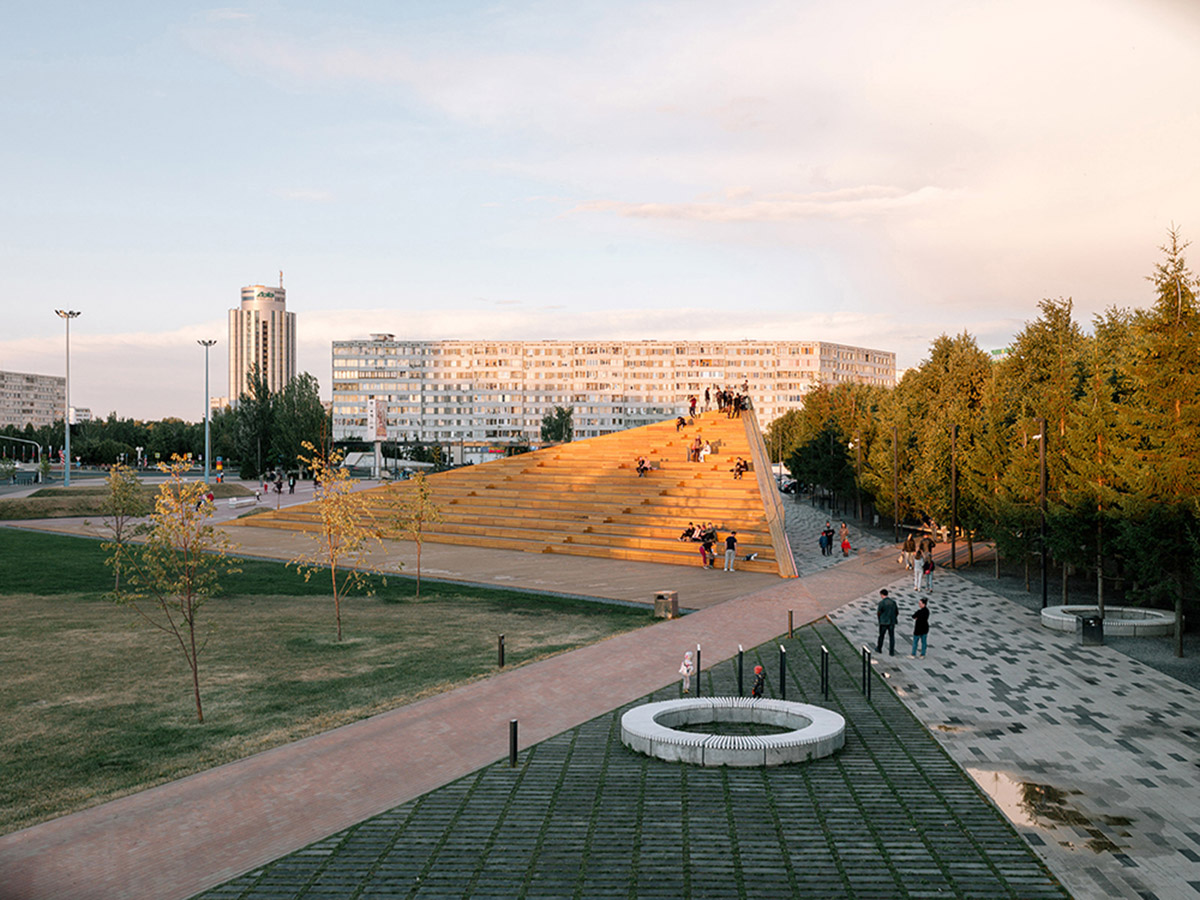 DROM transforms the monotone Soviet Azatlyk Square into a lively contemporary public space