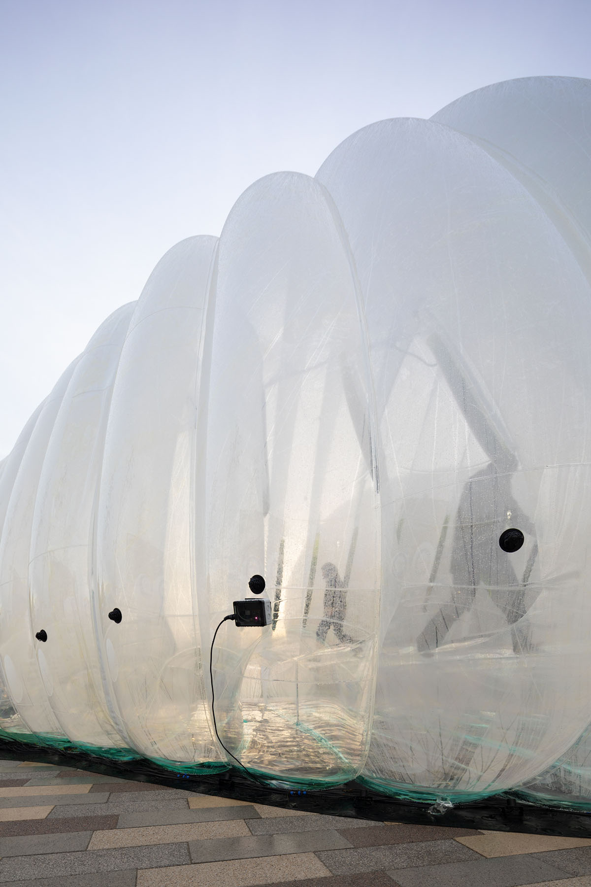 ecoLogicStudio installs air bubble air-purifying eco-machine at COP26 in Glasgow