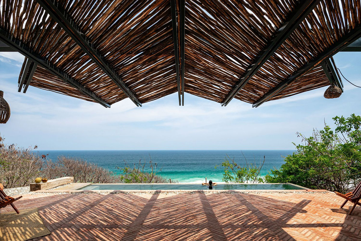 Espacio 18 Arquitectura completes Casa del Sapo with rotating concrete volumes in Mexican coast