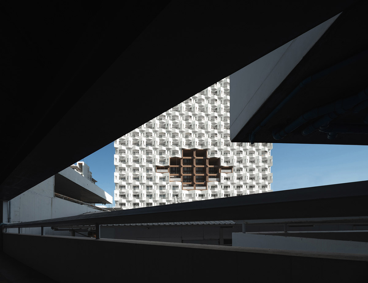 Plan Architect designs dormitory building with zigzag balconies ensuring more sunlight in Thailand