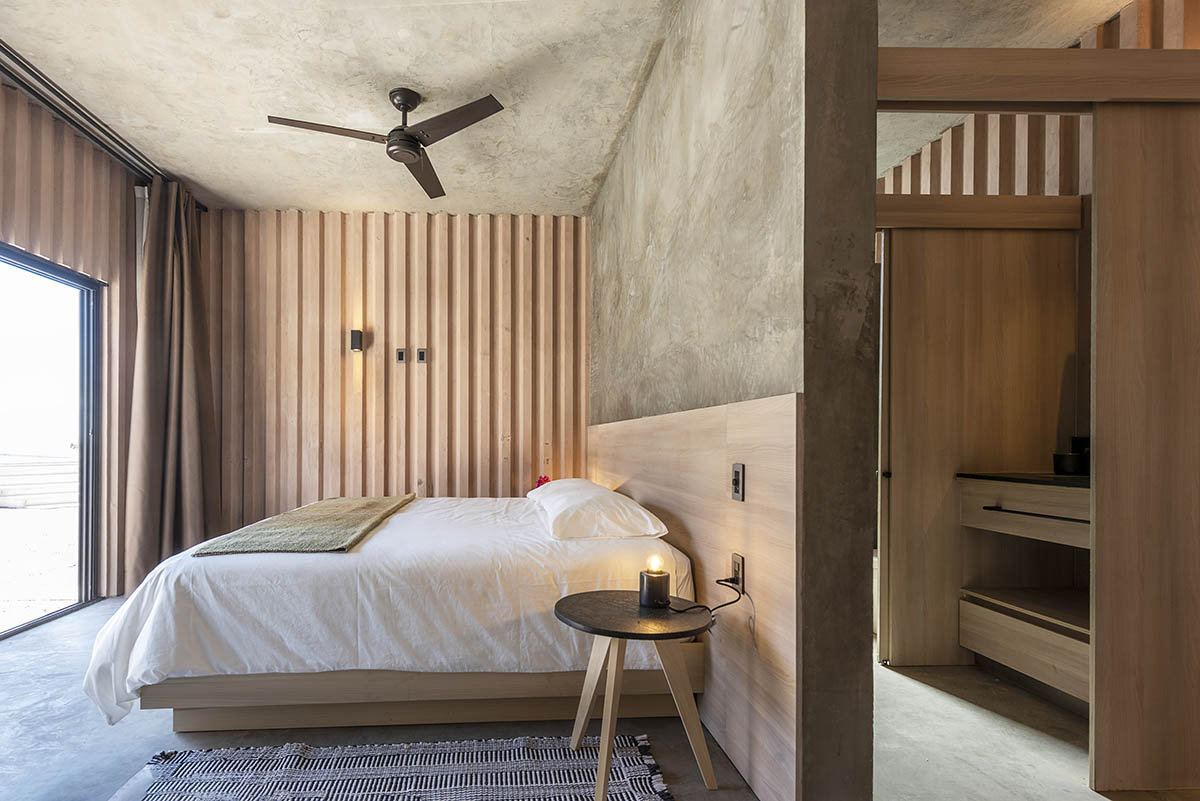 Casa Santos, made of cuboid modules, creates aesthetic harmony with the desert in Mexico 