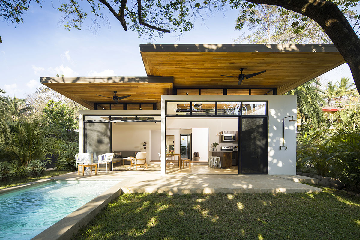 Studio Saxe’s new boutique hotel and yoga studio get lost in tropical landscape of Costa Rica