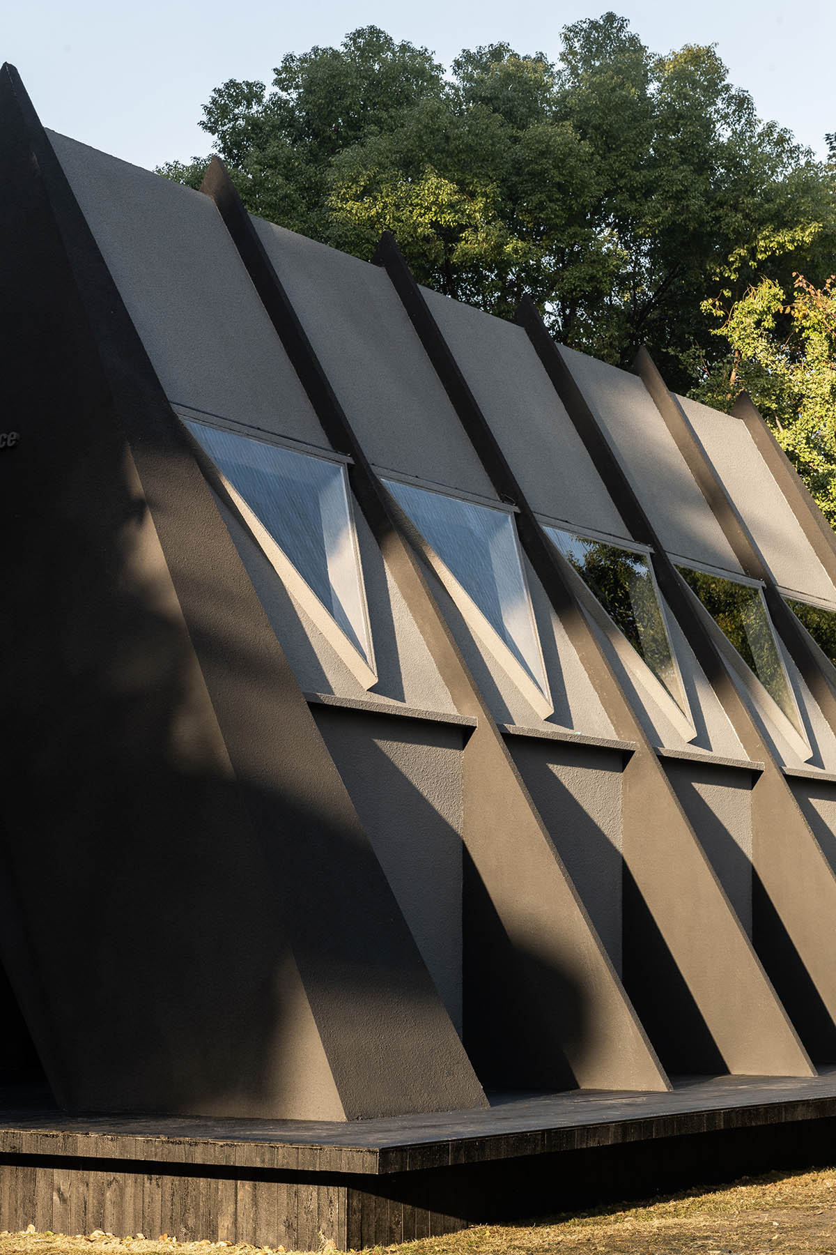Black pop-up concept store by Fon Studio creates visual purity and minimalism in Shanghai