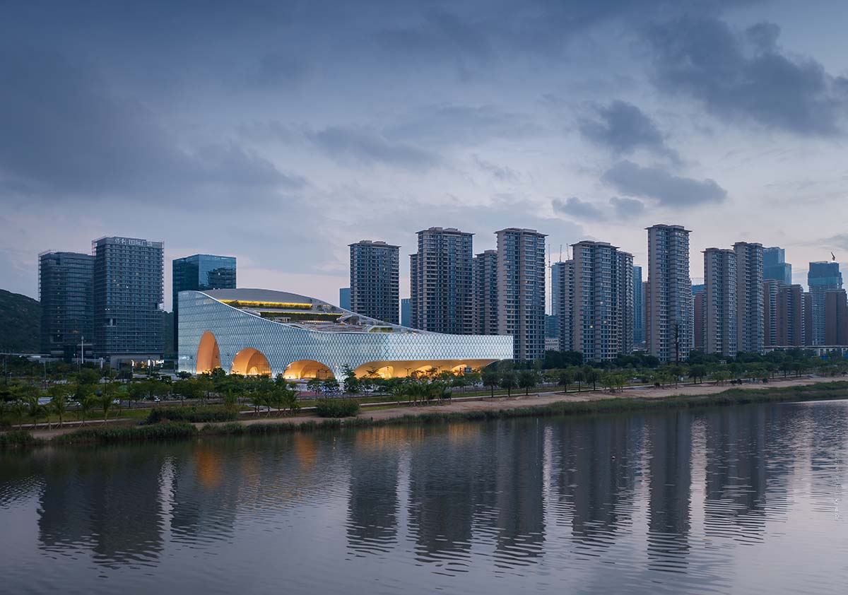 Culture and art complex features three mega arches that serve as a gateway to the city in Zhuhai