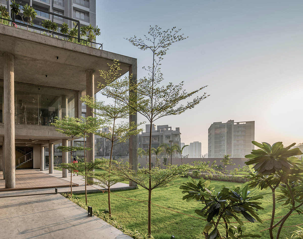 UA Lab creates concrete shell for community space in Ahmedabad