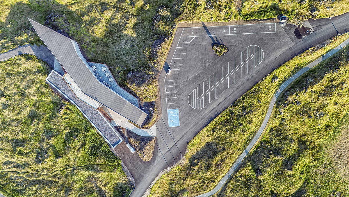 Arkis Architects embraces nature with Glacial Cape, a sustainable blend of nature and culture