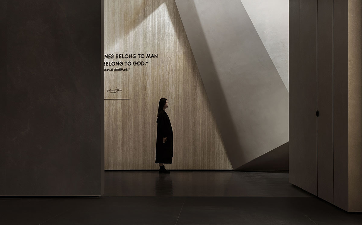 Exhibition hall interiors feature sharp angles and surfaces addressing diamond cutting processes