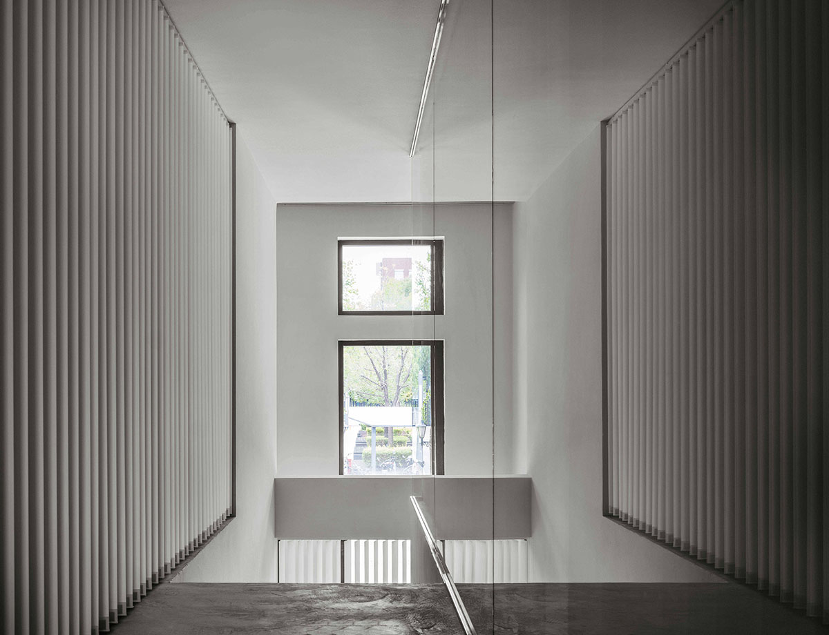 MIAOJUE Design Studio creates resort-like office space where nature, art and work converge in Beijing