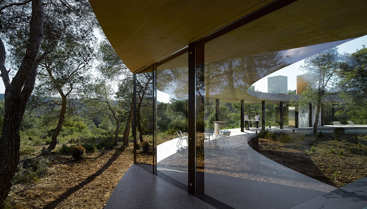 Office KGDVS’ Solo House presents a circular catwalk overlooking wilderness of Matarraña