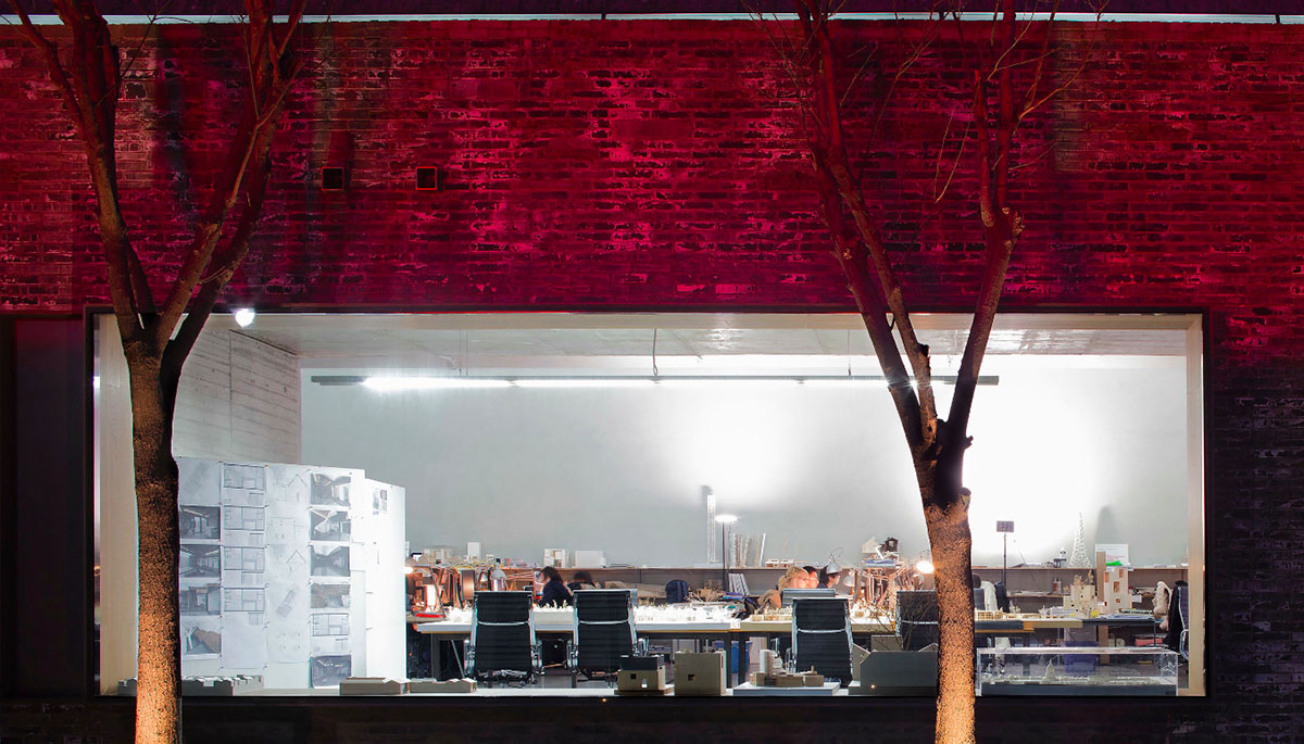 ZAO/standardarchitecture transforms old factory building into its design studio in Beijing