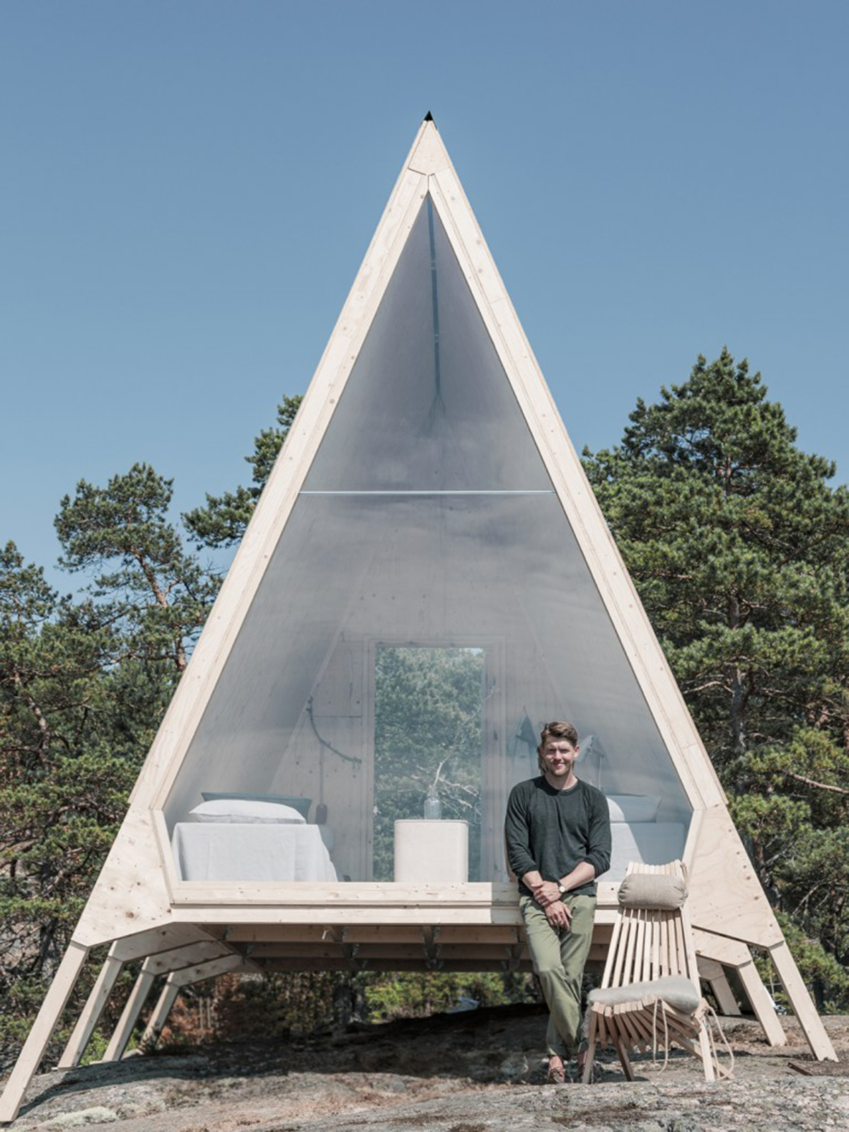 Robin Falck built this zero-emissions cabin that can be installed anywhere