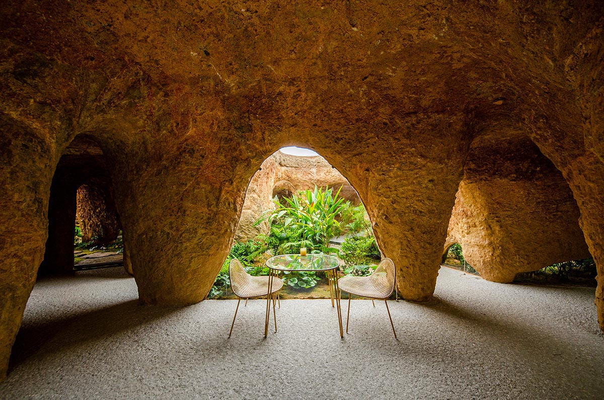 Junya.Ishigami+Associates Reveals Cave-like House And Restaurant In ...