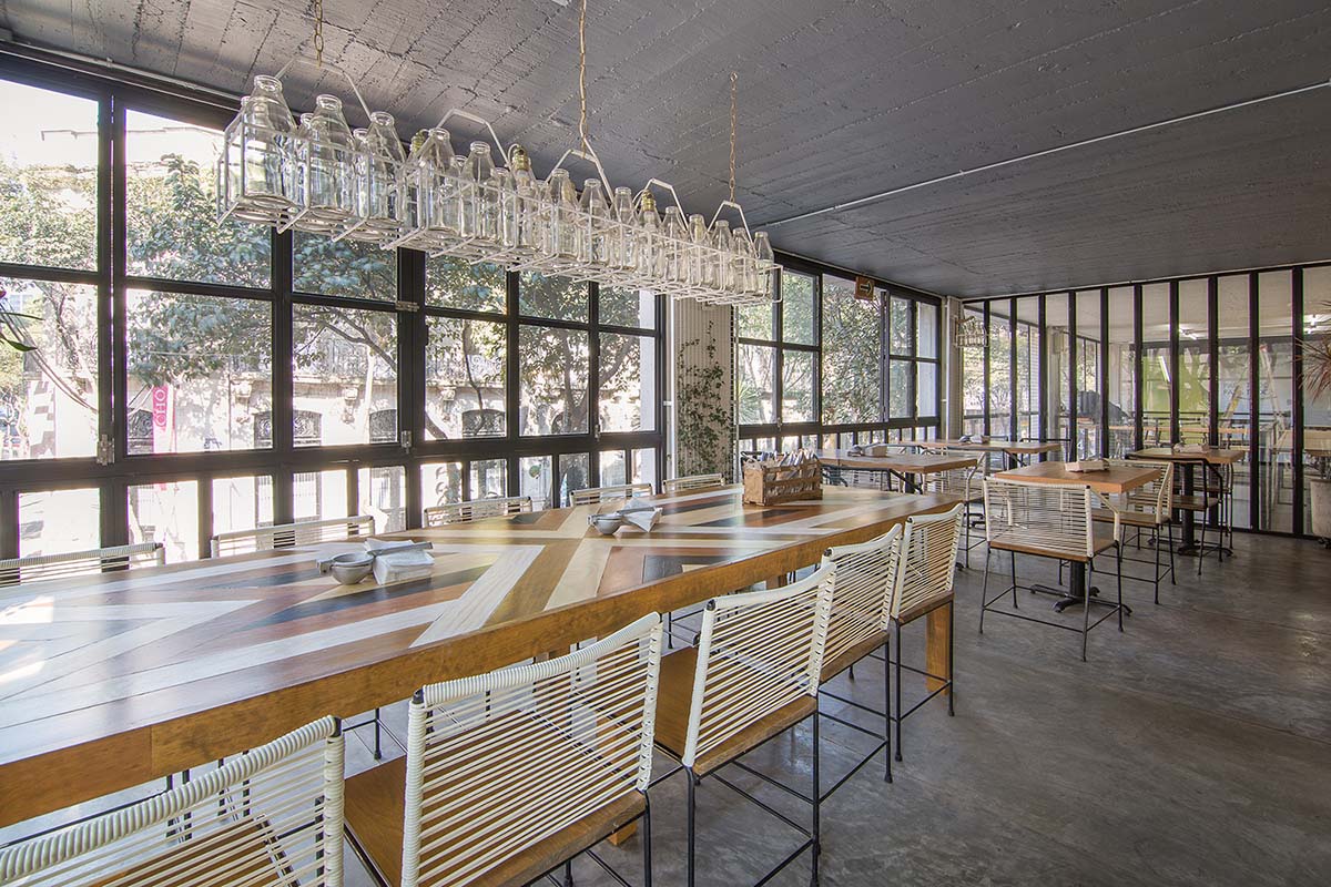 Francisco Pardo Arquitecto converts old auto-parts warehouse into a vibrant local market in Mexico