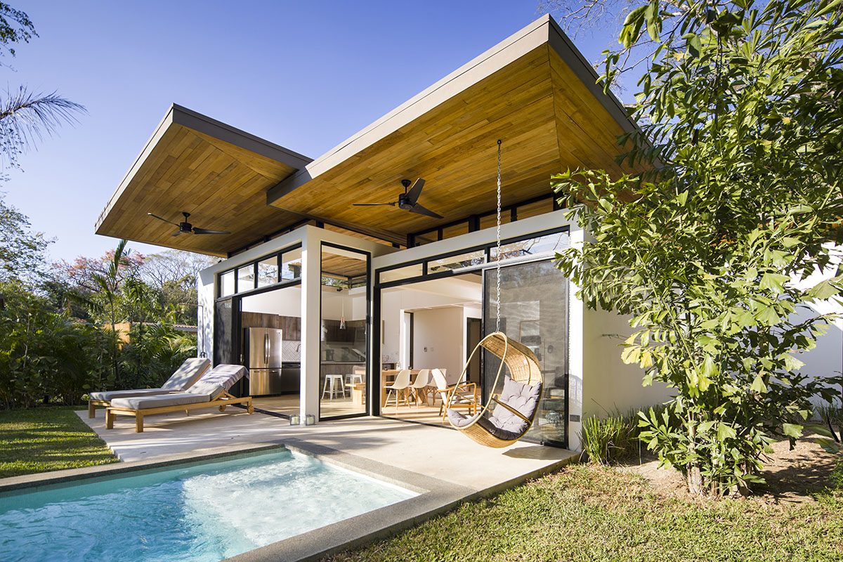 Studio Saxe’s new boutique hotel and yoga studio get lost in tropical landscape of Costa Rica