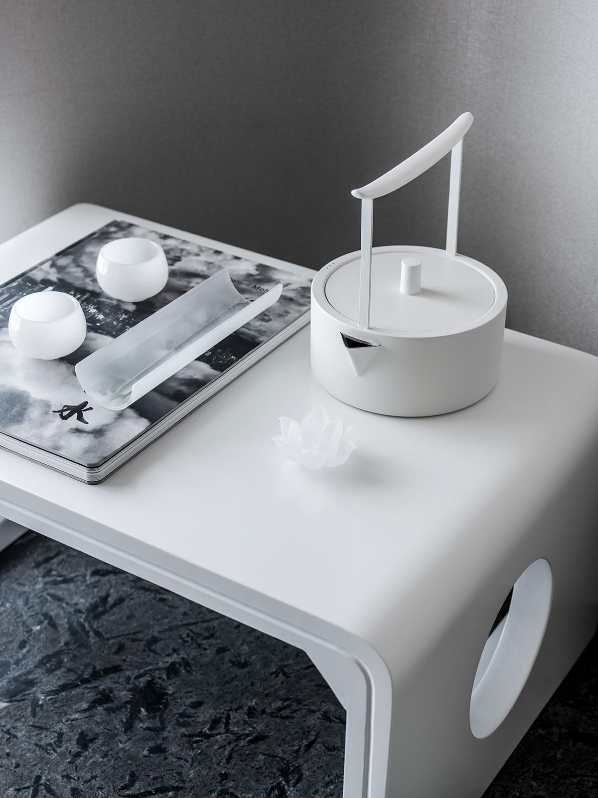 T.K. Chu Design completes interiors of duplex apartment of Yanlord Marina Center in Zhuhai