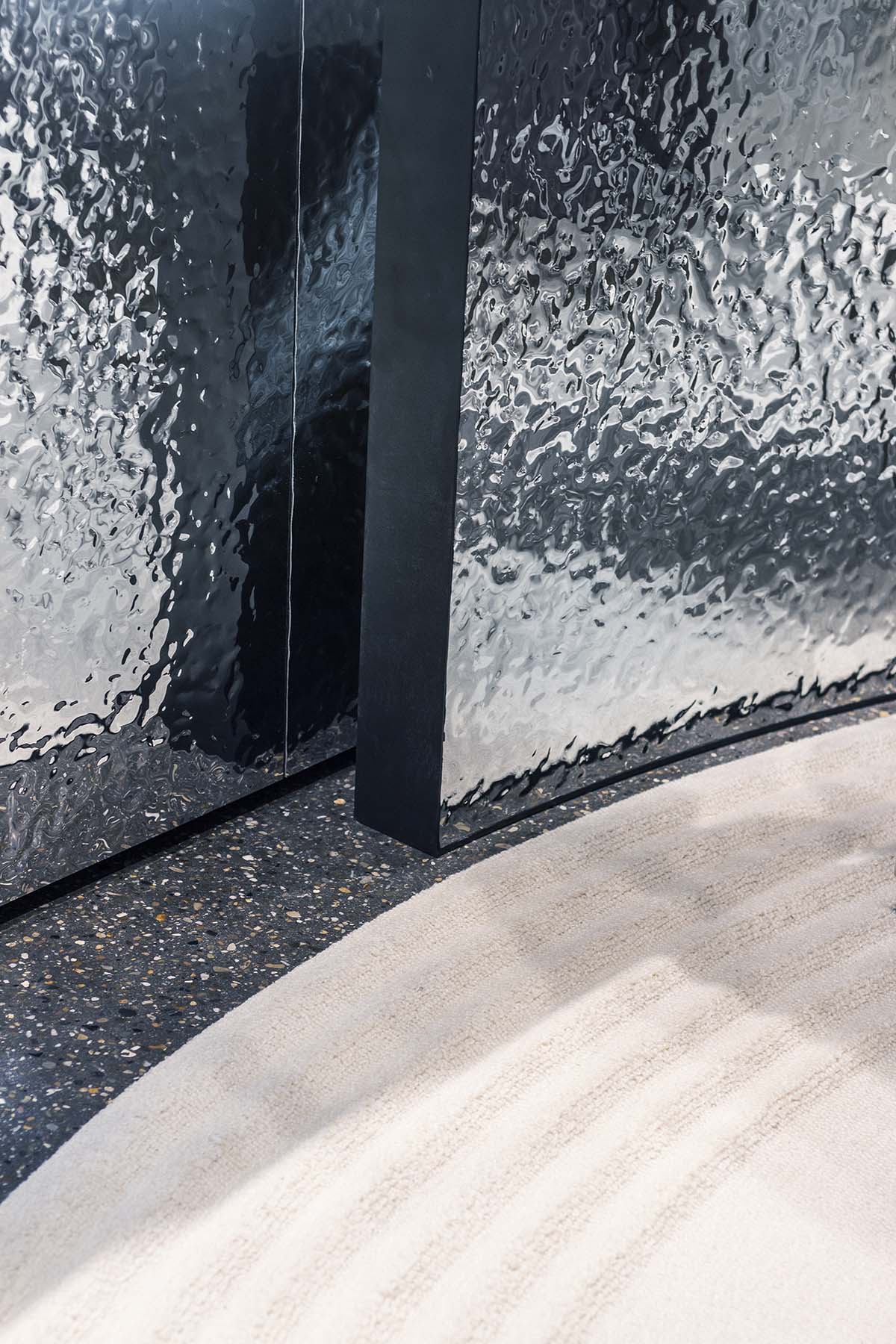 Barde vanVoltt creates retail store interiors like a Japanese zen garden in Nistelrode