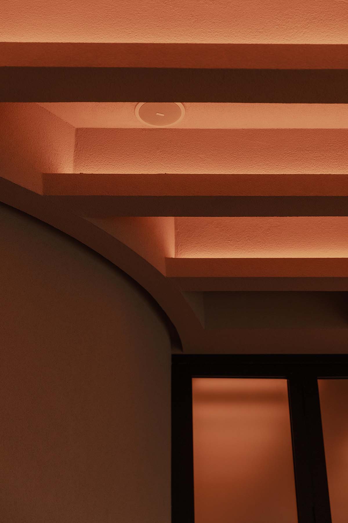 ESTUDIO DEDÓS brings soft light into the interior of a yoga studio in Colombia