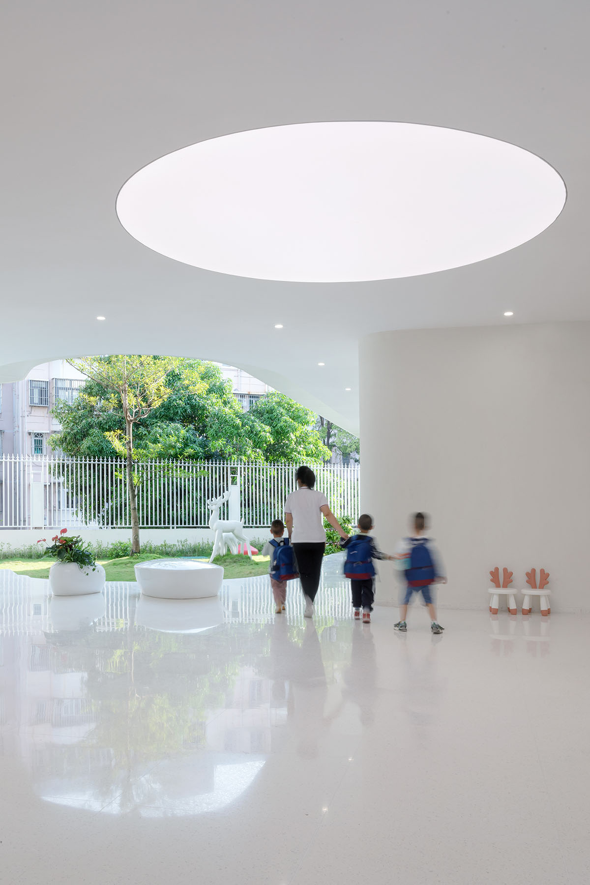 Yunchao Xu/Atelier Apeiron built a kindergarten with 