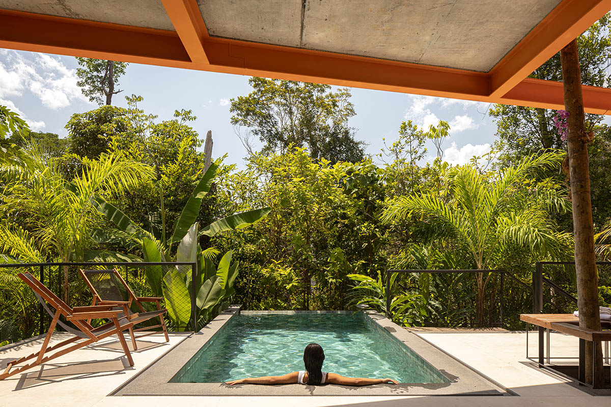 Pupunha House offers skyward oasis amidst a lush landscape in Manaus