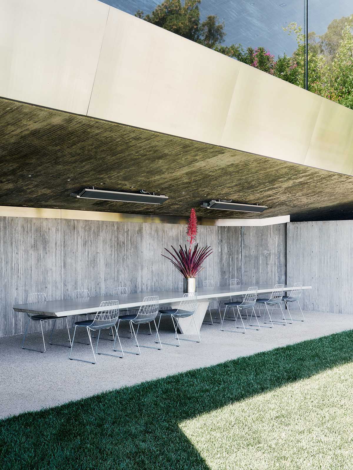 Conner + Perry Architects reveals new Club James addition to LA’s iconic mid-century residence 