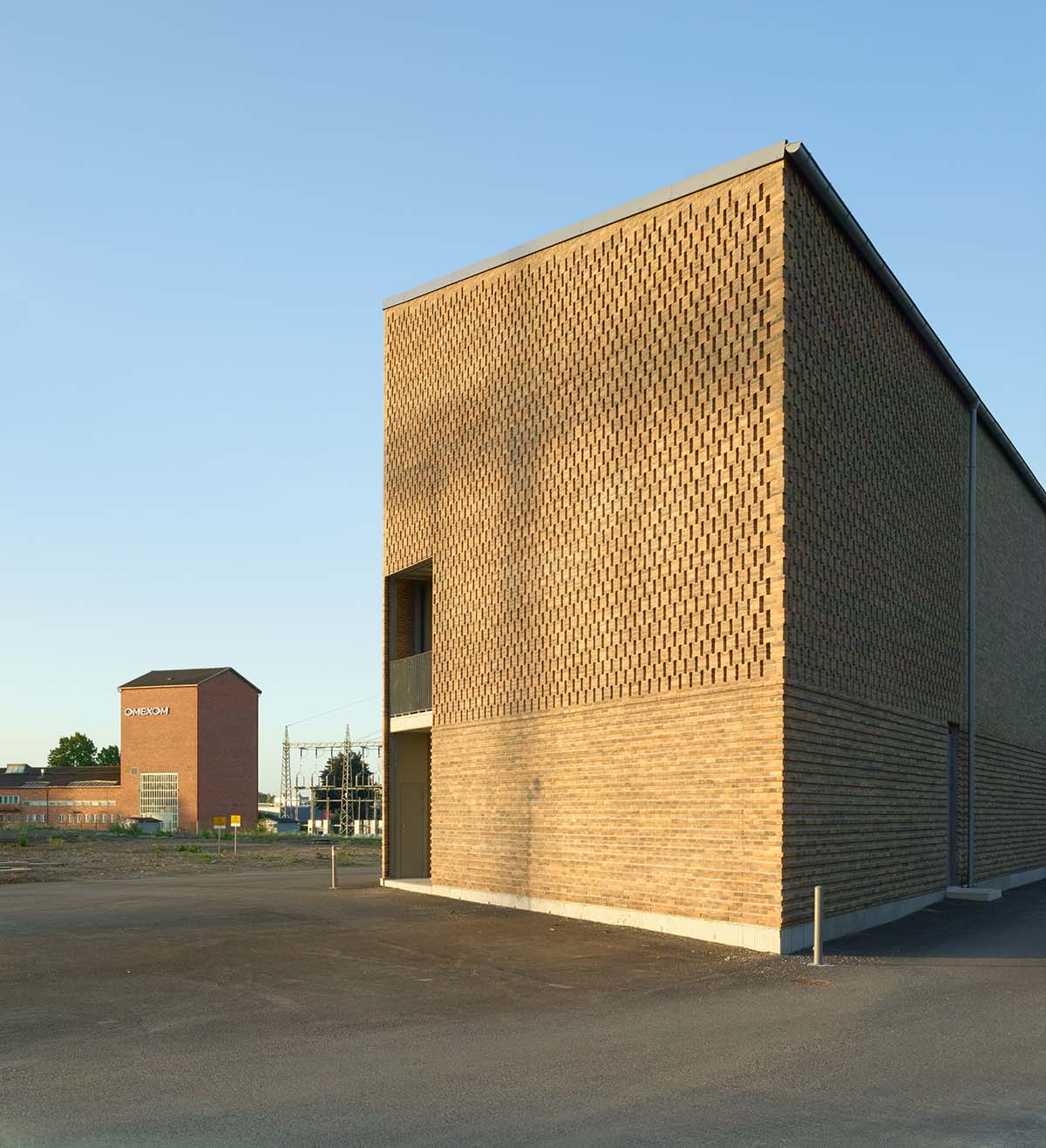Kivinen Rusanen Architects built a substation featuring a patterned brick façade