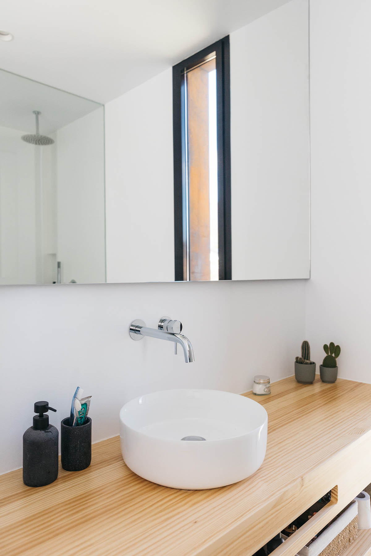  delaVegaCanolasso completes corten steel house in Barcelona 