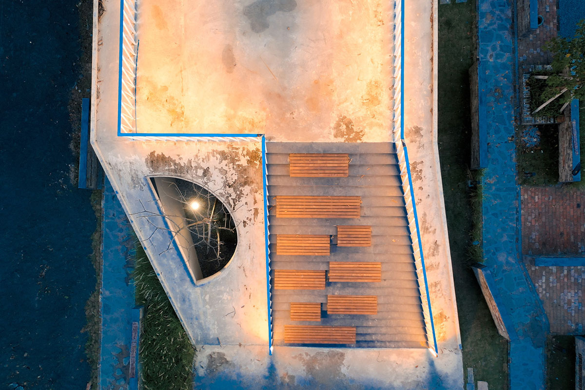 Public toilets have been elaborated in new aesthetic by Atelier cnS in Zuzhai village