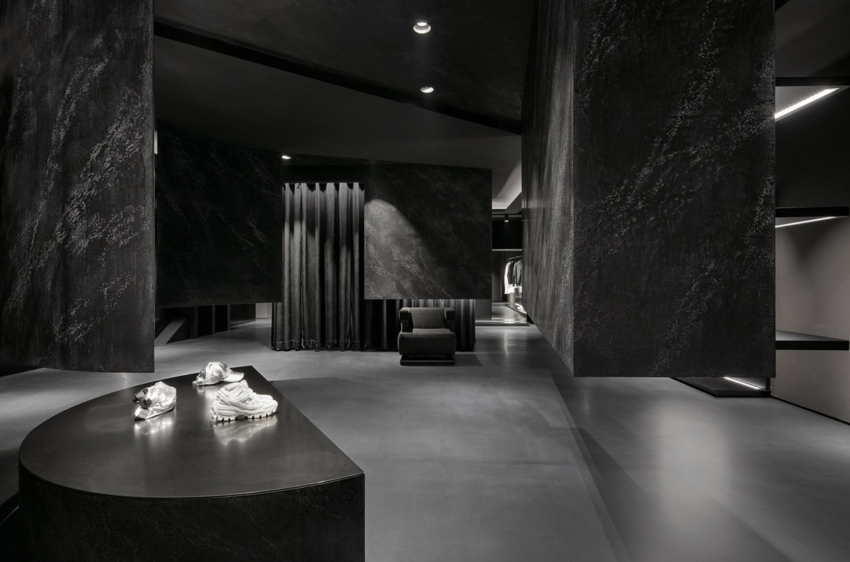 WGNB uses achromatic color of black for partly triangular-designed fashion store in Seoul