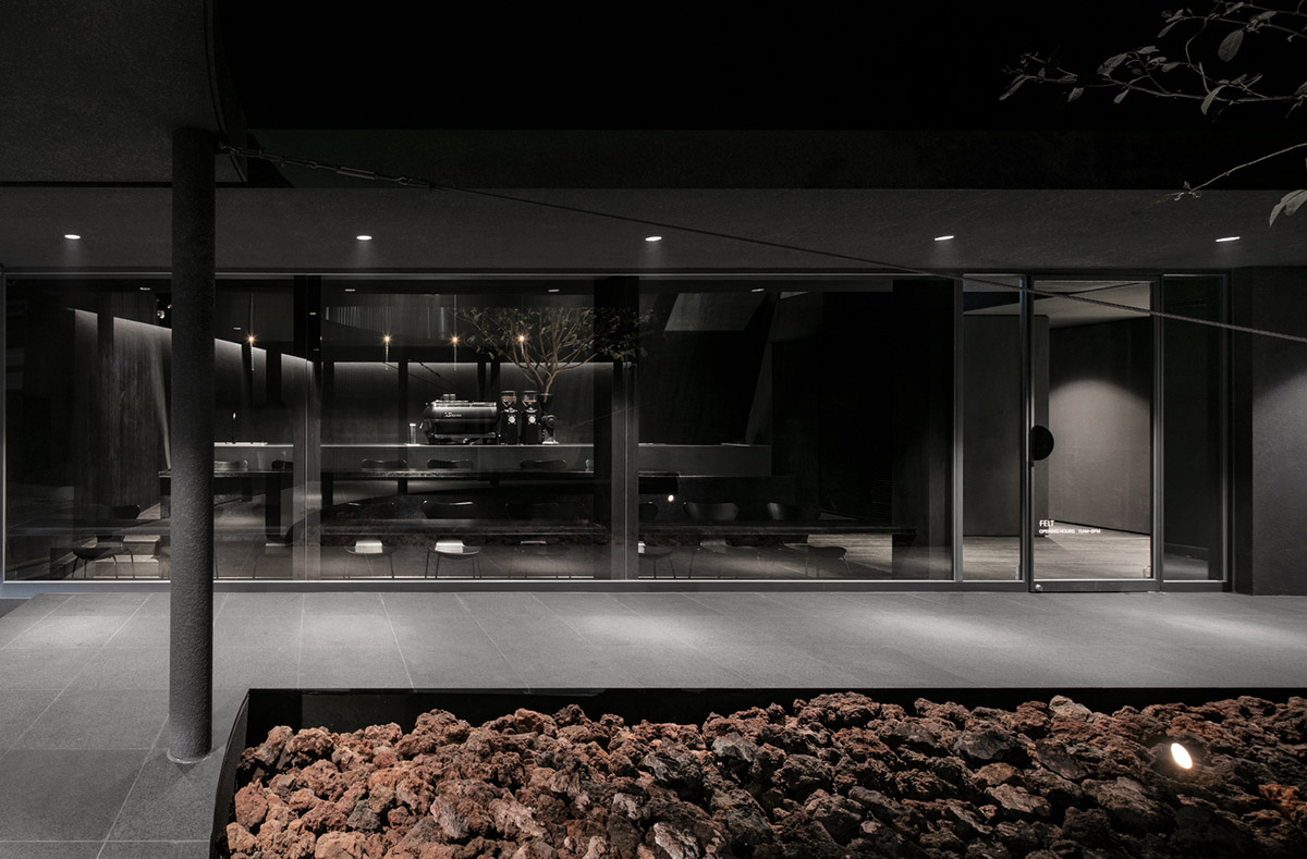 WGNB uses achromatic color of black for partly triangular-designed fashion store in Seoul