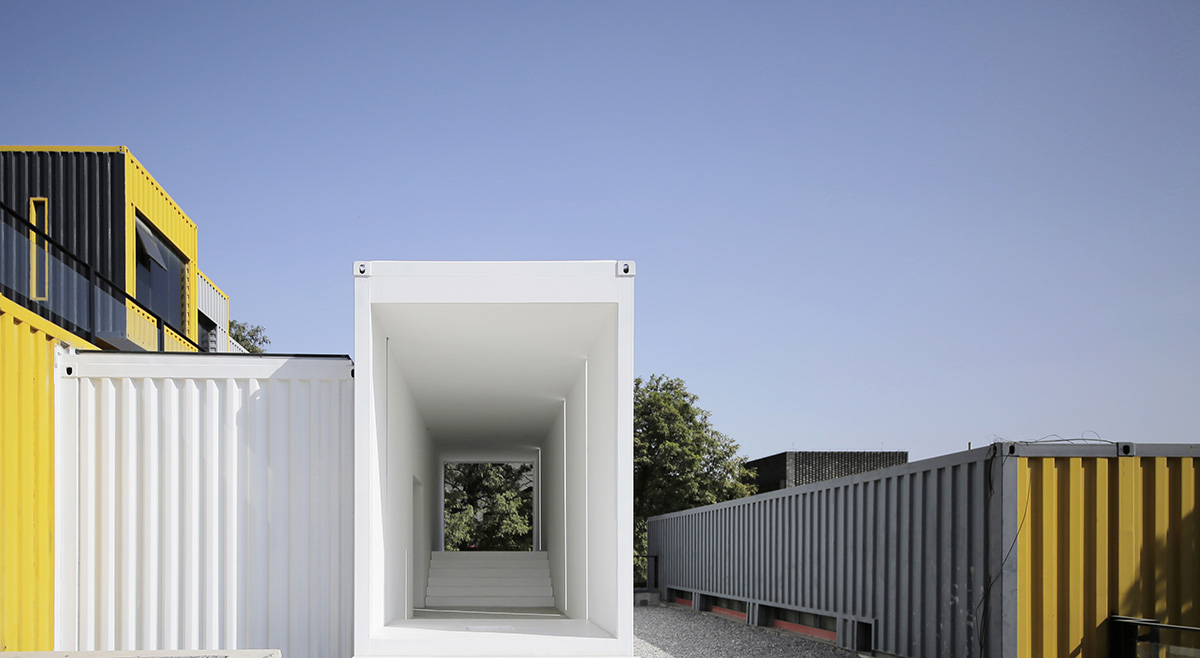 Jun Murata uses colorful containers to form arts center as meditation space for creation in Beijing