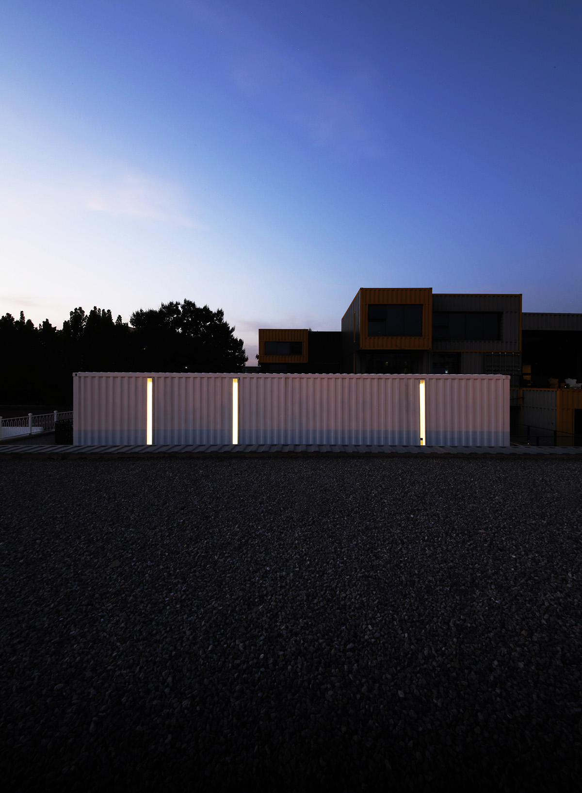 Jun Murata uses colorful containers to form arts center as meditation space for creation in Beijing