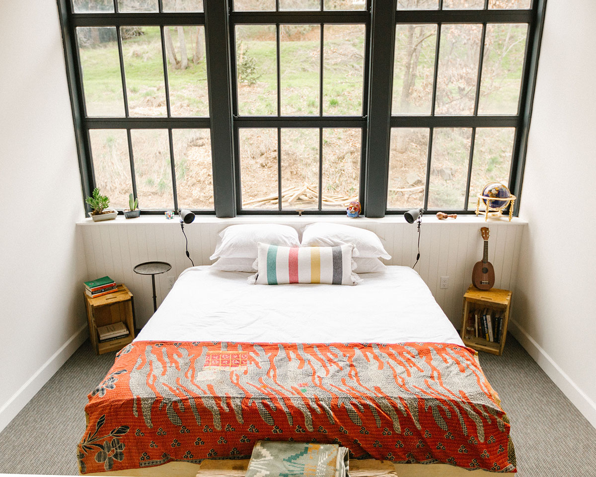 Waechter Architecture converts old school into a rustic hotel in Bingen by keeping its original feel