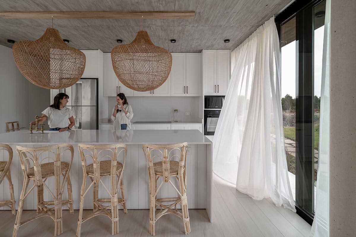 En Obra Arquitectos completes concrete Casa Pirca in Argentina