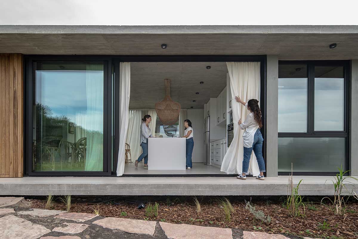 En Obra Arquitectos completes concrete Casa Pirca in Argentina