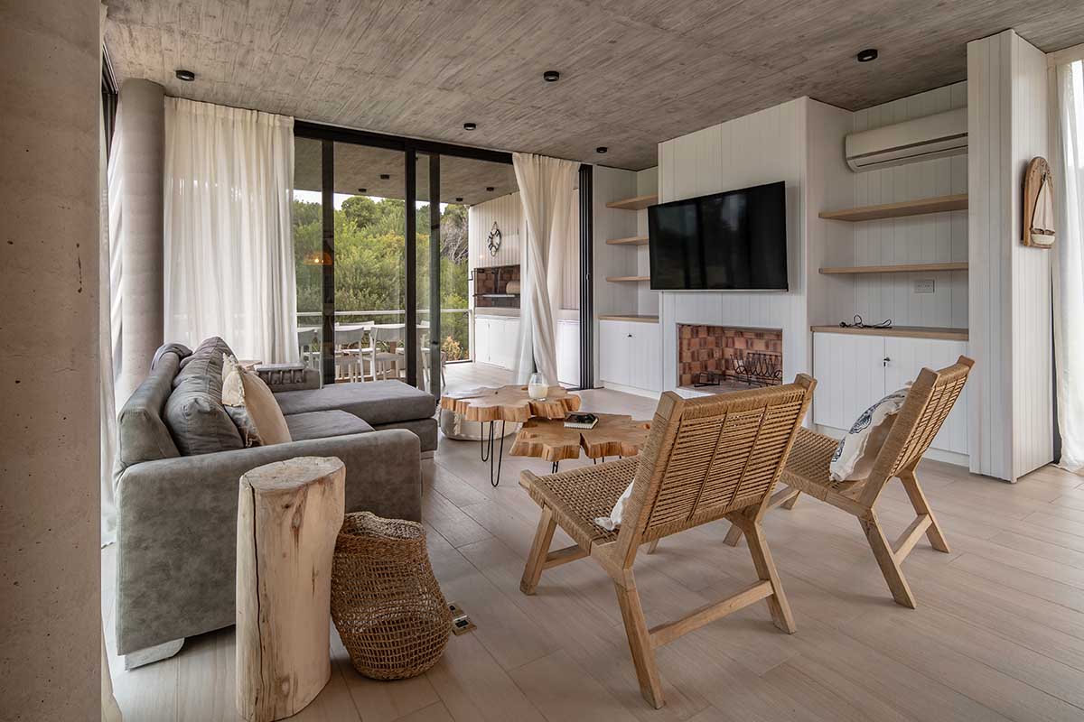 En Obra Arquitectos completes concrete Casa Pirca in Argentina