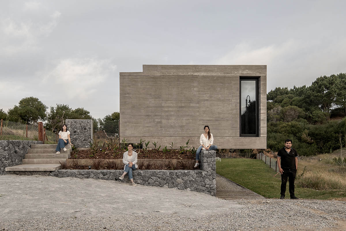 En Obra Arquitectos completes concrete Casa Pirca in Argentina