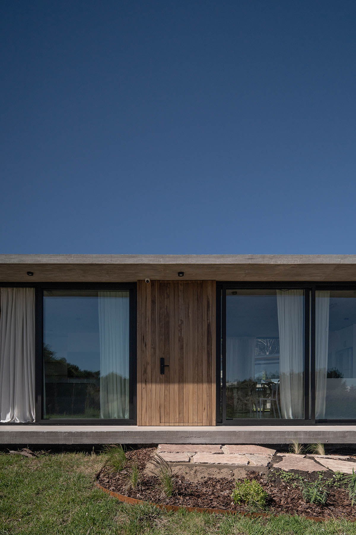 En Obra Arquitectos completes concrete Casa Pirca in Argentina