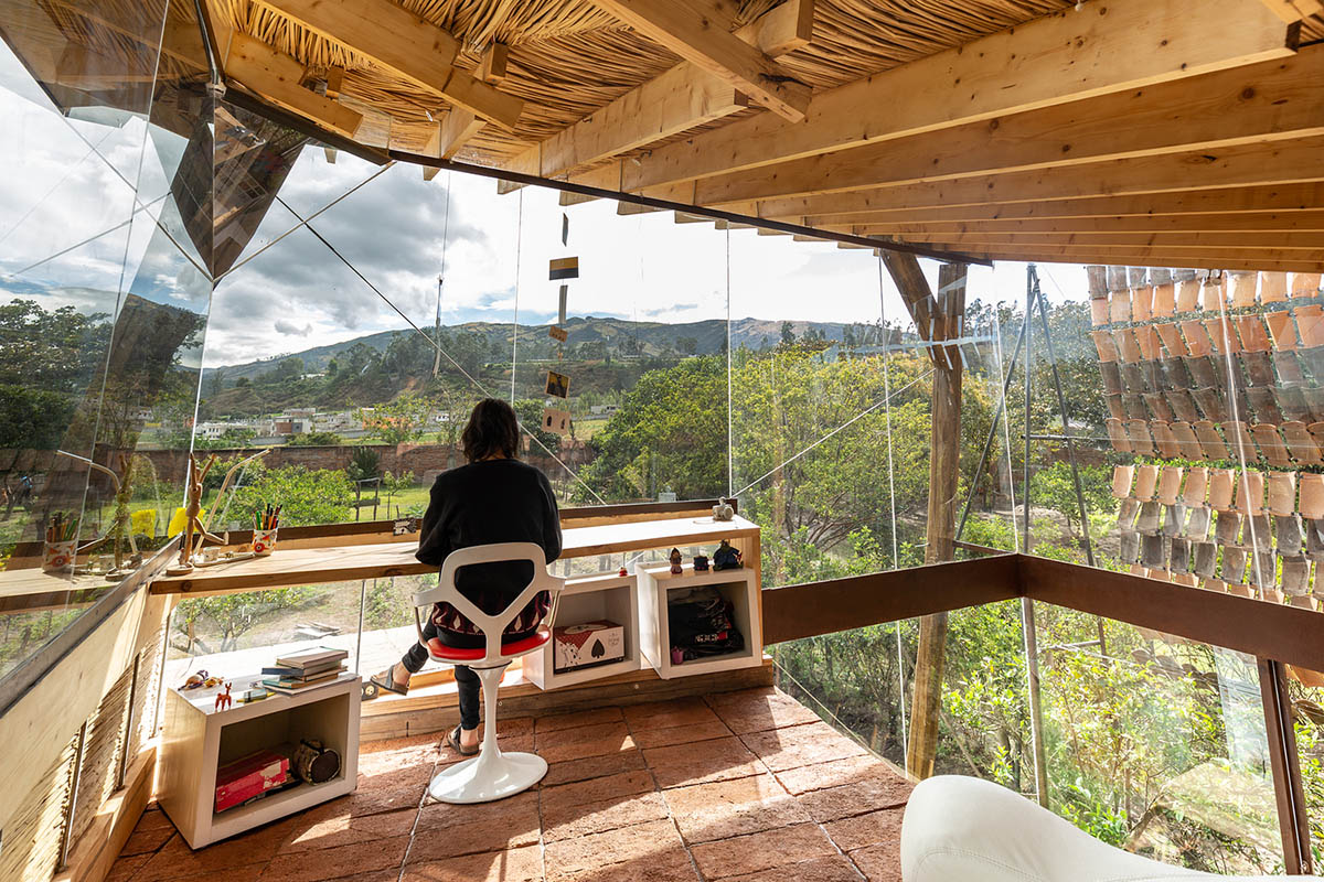 Daniel Moreno Flores creates welcoming screen with hanging tiles to mark this house in Ecuador