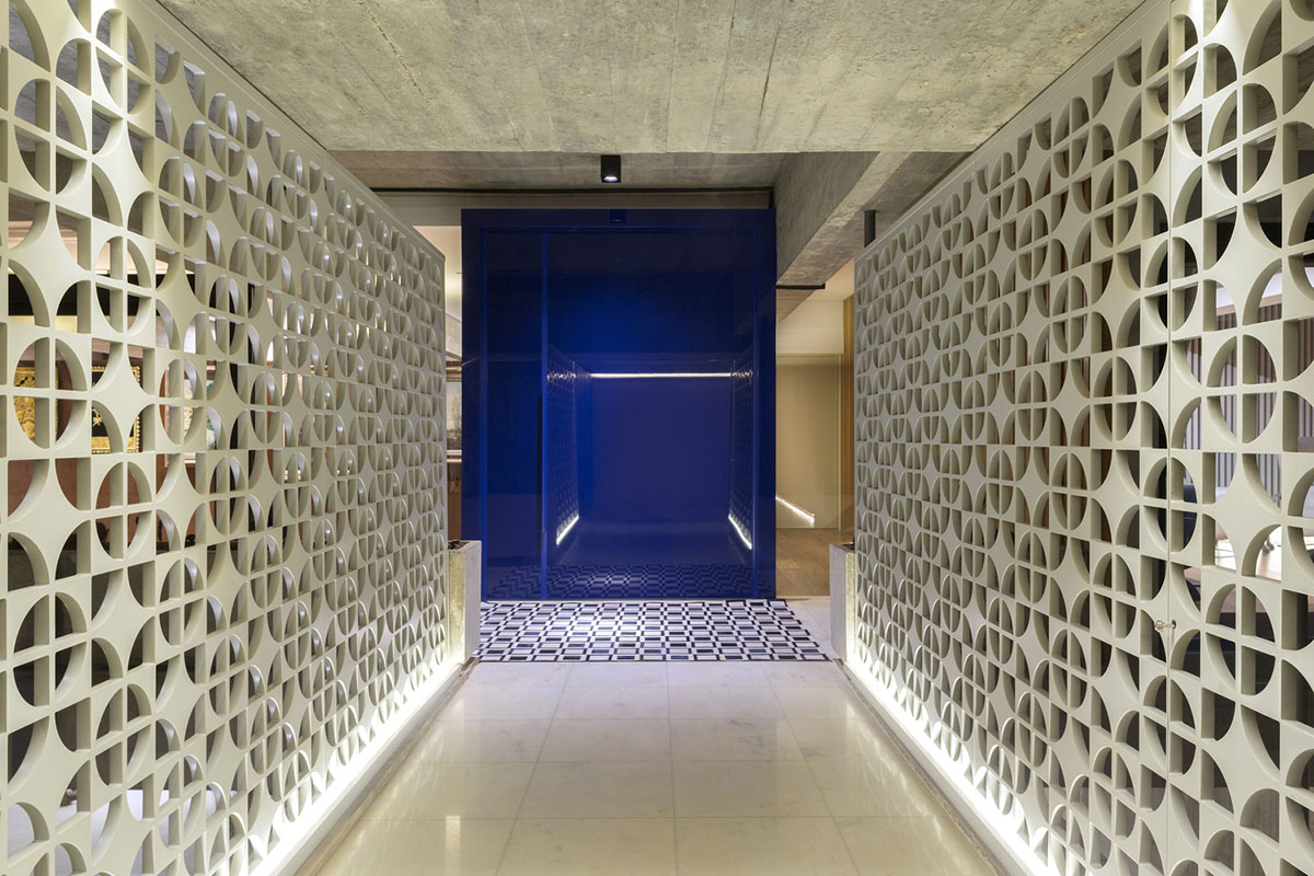 Arquitécnika revitalizes 1970s brutalist residence with new program and additions in Brasília, Brazil