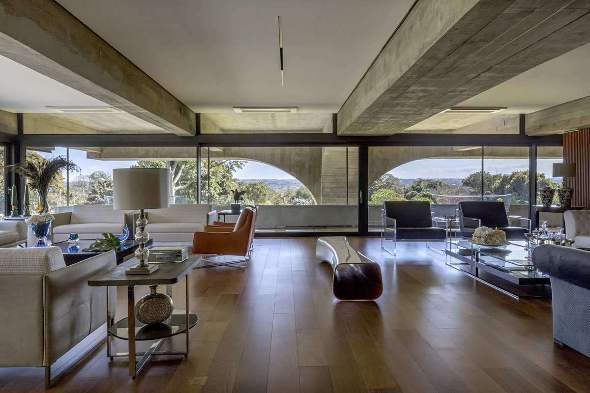 Arquitécnika revitalizes 1970s brutalist residence with new program and additions in Brasília, Brazil