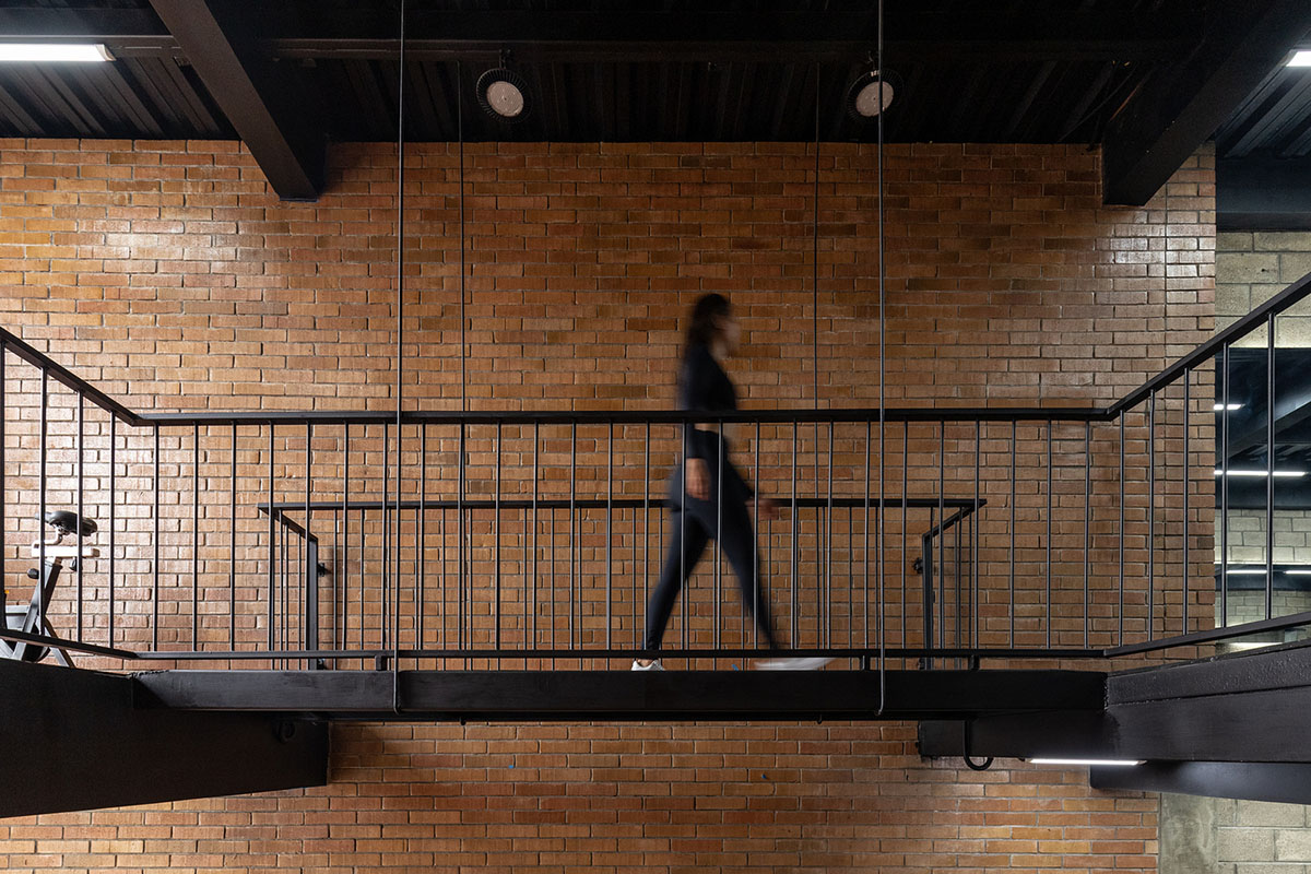 Natura Futura Arquitectura built training center featuring 8-metre-long wooden shutter in Ecuador