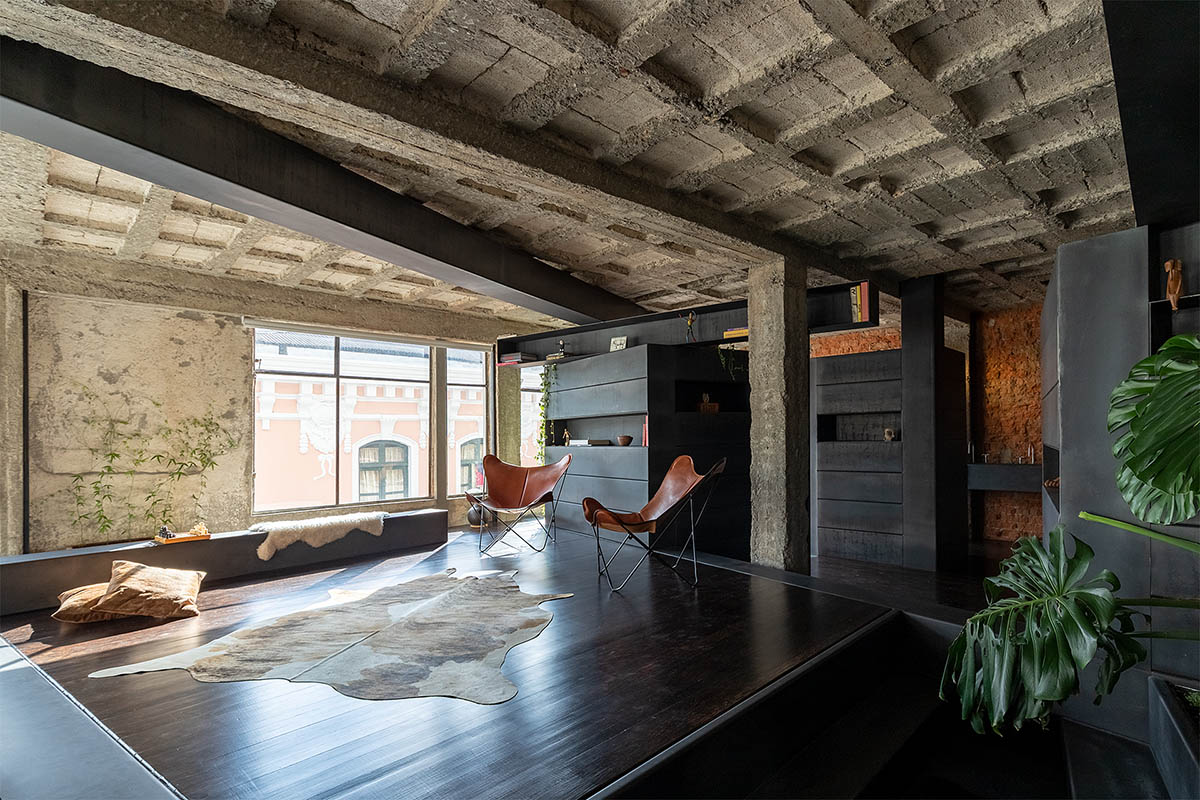 Aquiles Jarrín creates tropical interior in a Quito apartment featuring various layers of materials