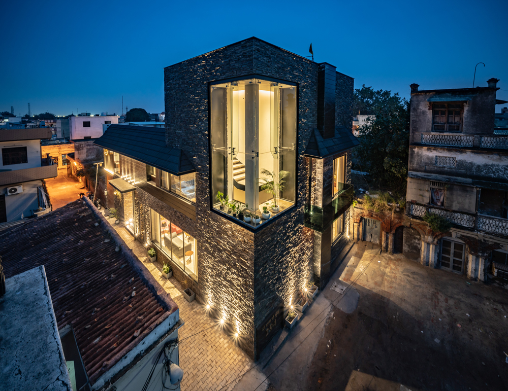 Hidden Mansion by Space Race Architects, Jalandhar, Punjab