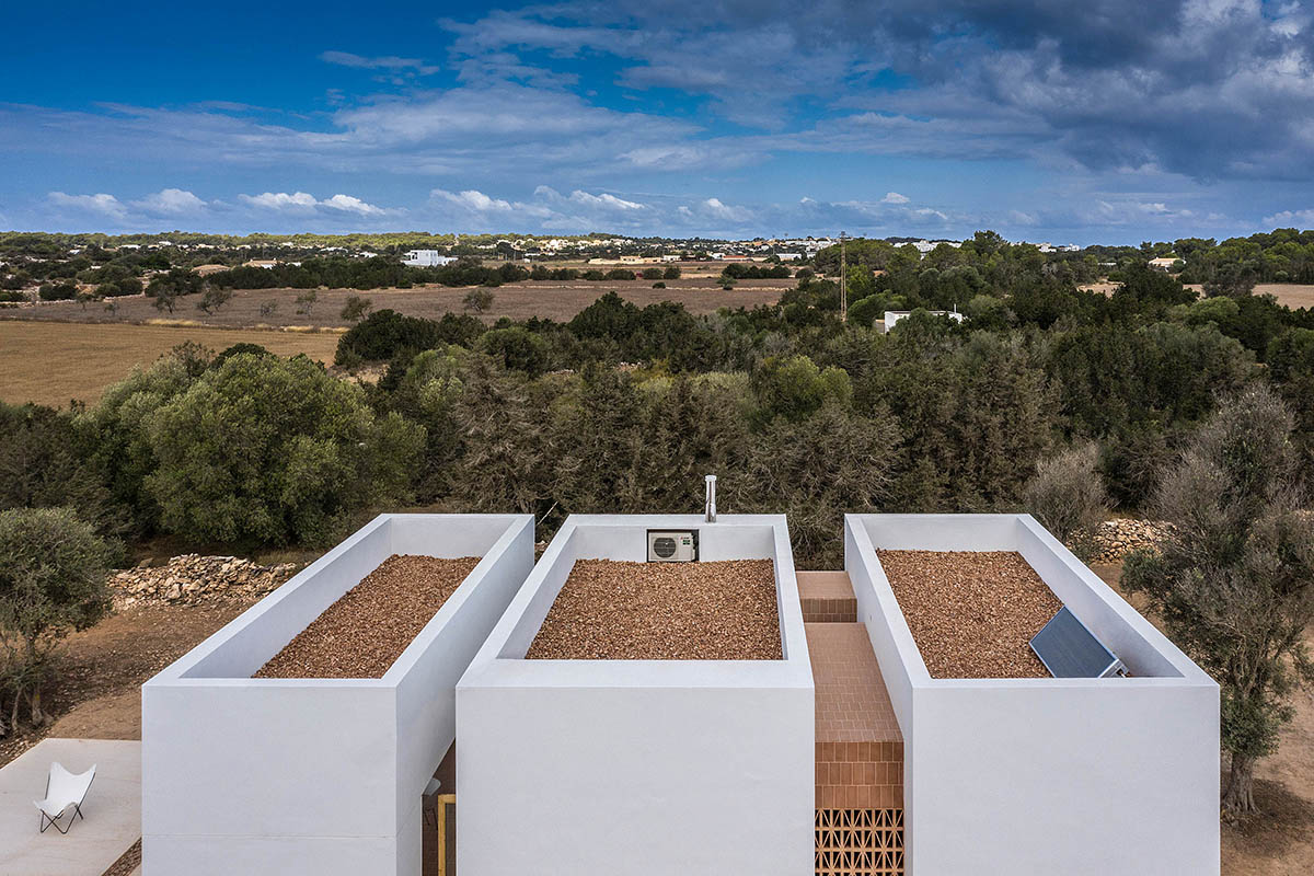 Marià Castelló Architecture designs residence with fragmented volumes on Formentera island