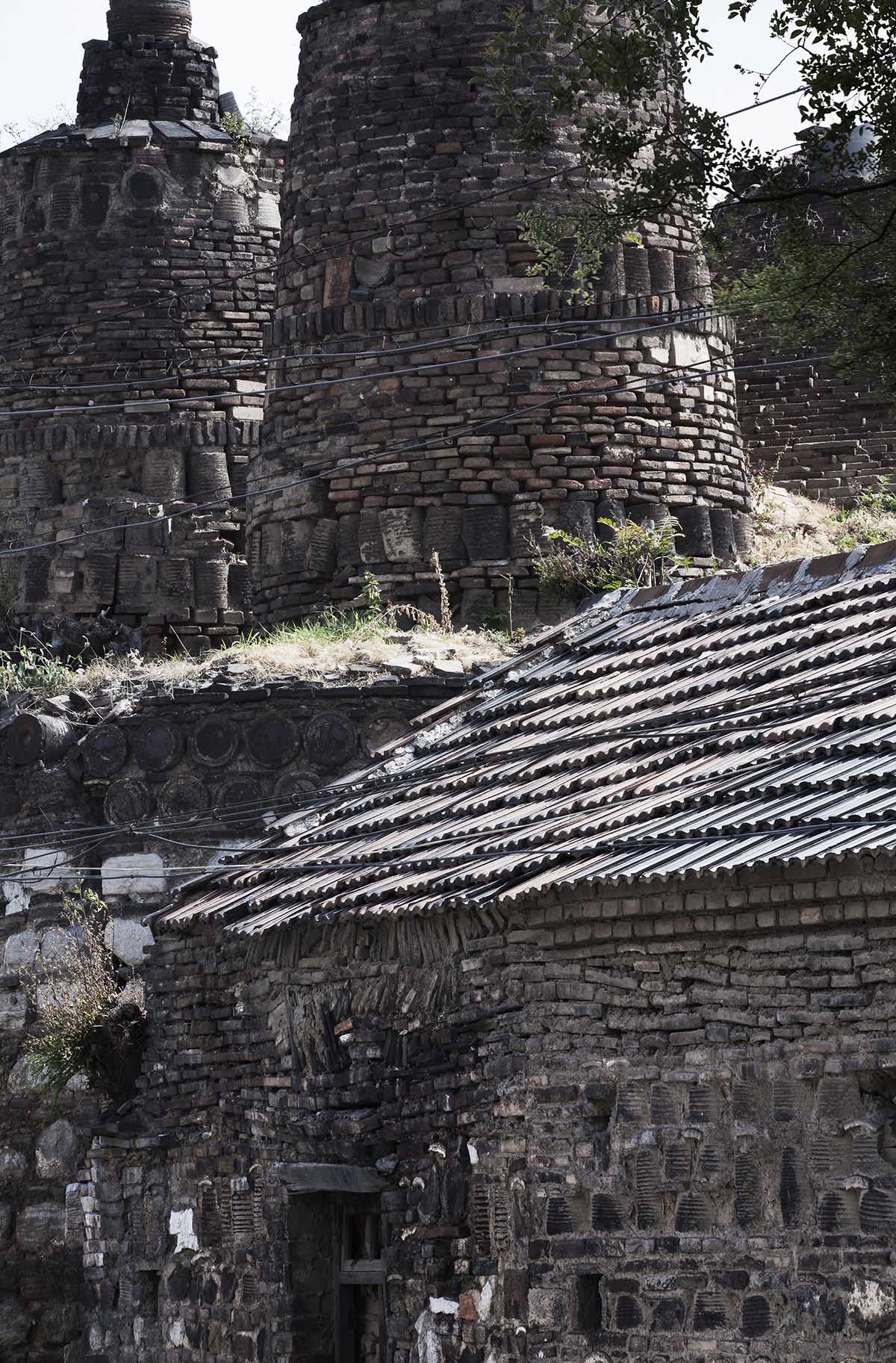 Co-Direction Design Finished a Pottery and Colored Glaze Workshop in a Historical Town in China