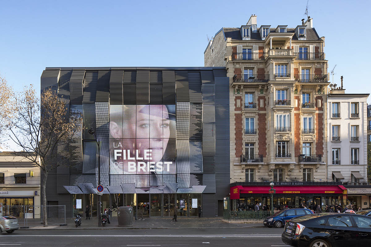 Manuelle Gautrand showcases films on the folded interactive screen for Paris’ historic building