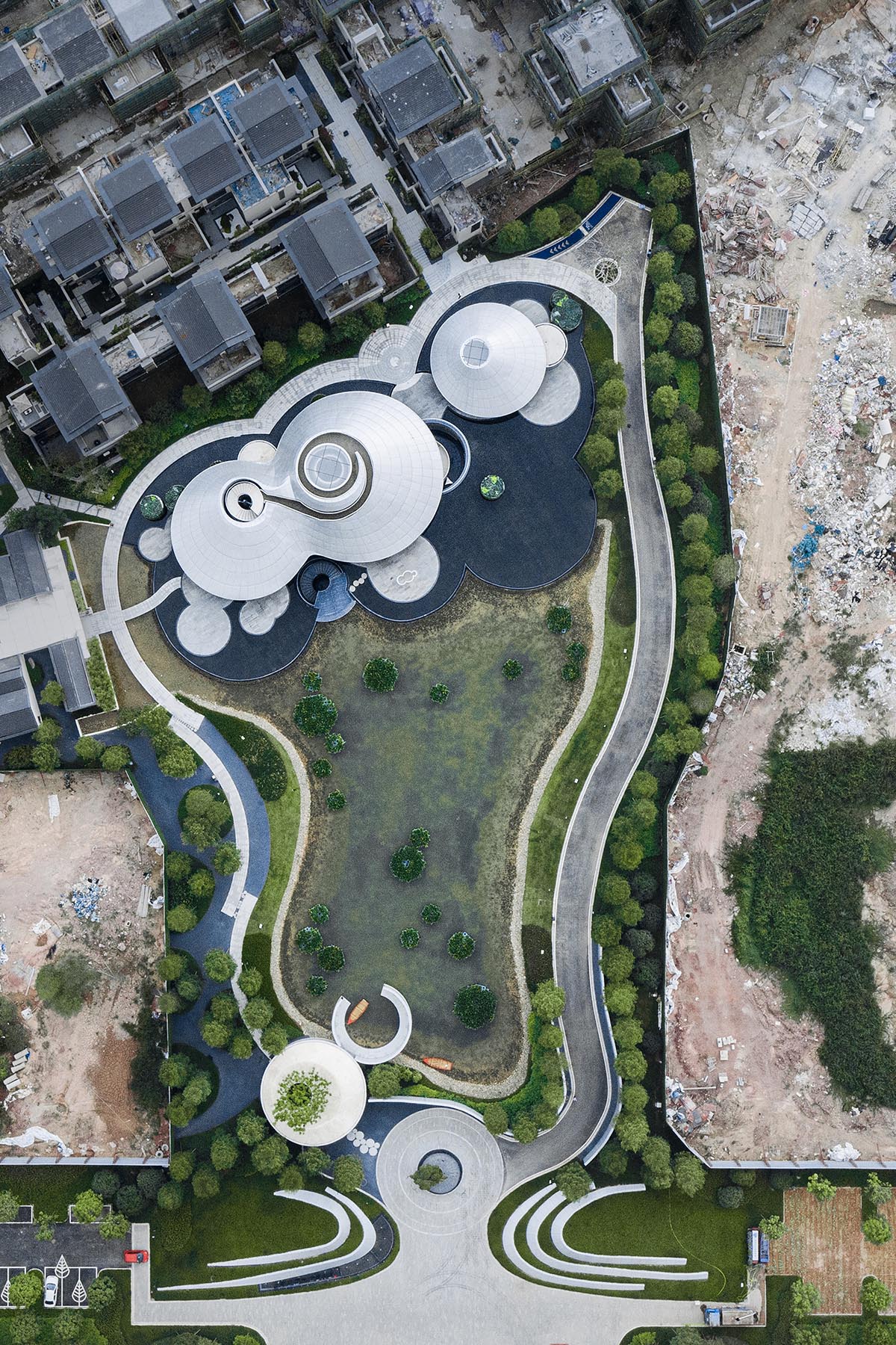 Wutopia Lab creates exhibition center referencing to Taoist and Taiji circles in Guangdong, China