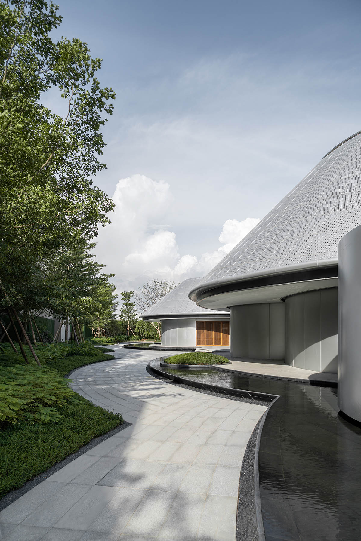 Wutopia Lab creates exhibition center referencing to Taoist and Taiji circles in Guangdong, China